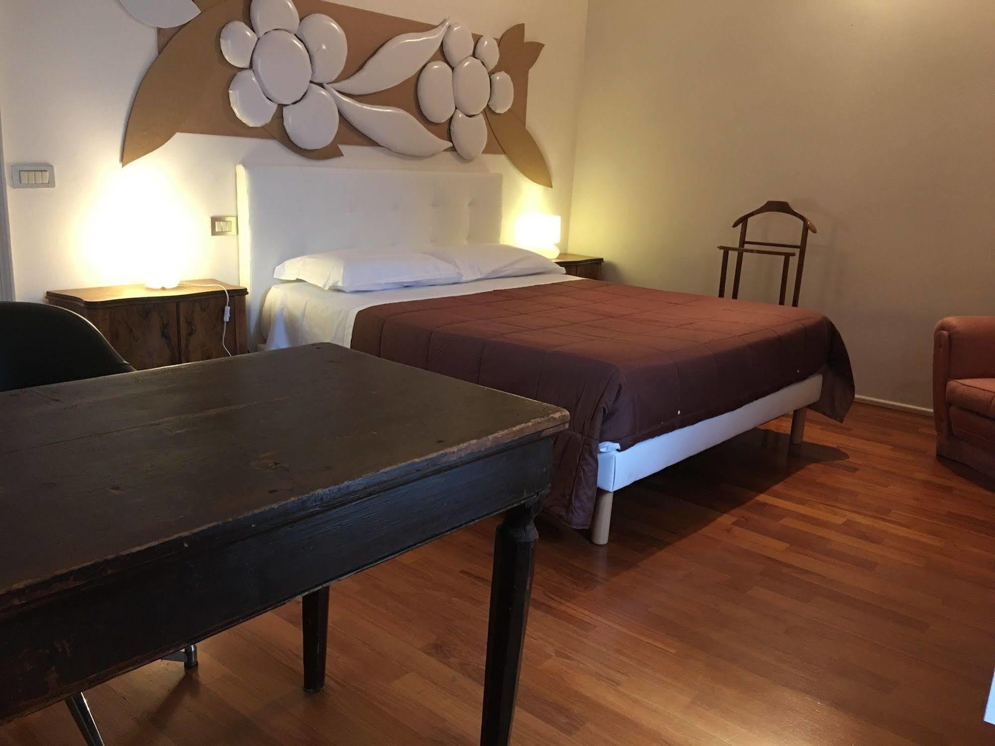 מאנטובה Domus Nova Residenza Il B&B מראה חיצוני תמונה