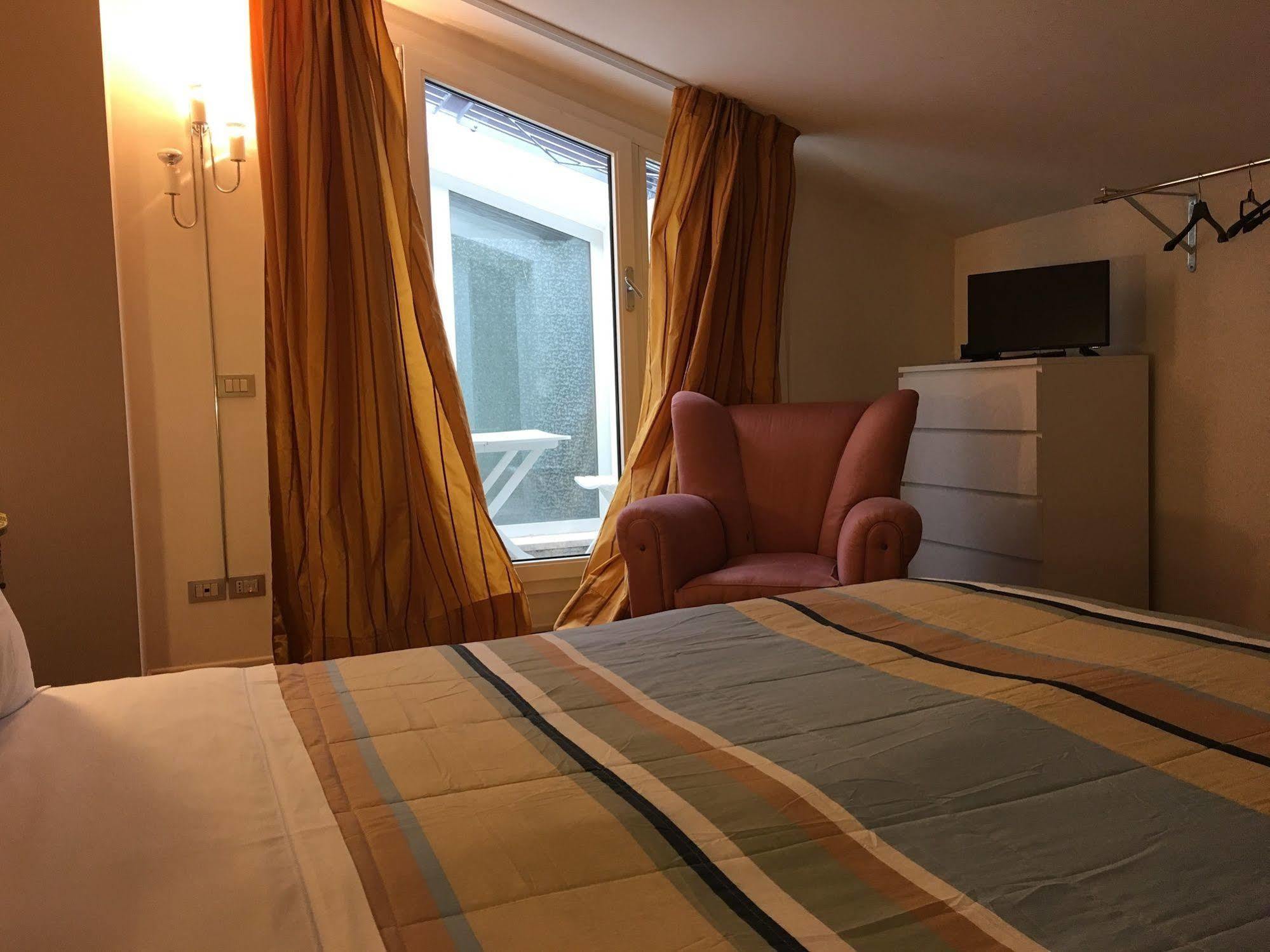 מאנטובה Domus Nova Residenza Il B&B מראה חיצוני תמונה