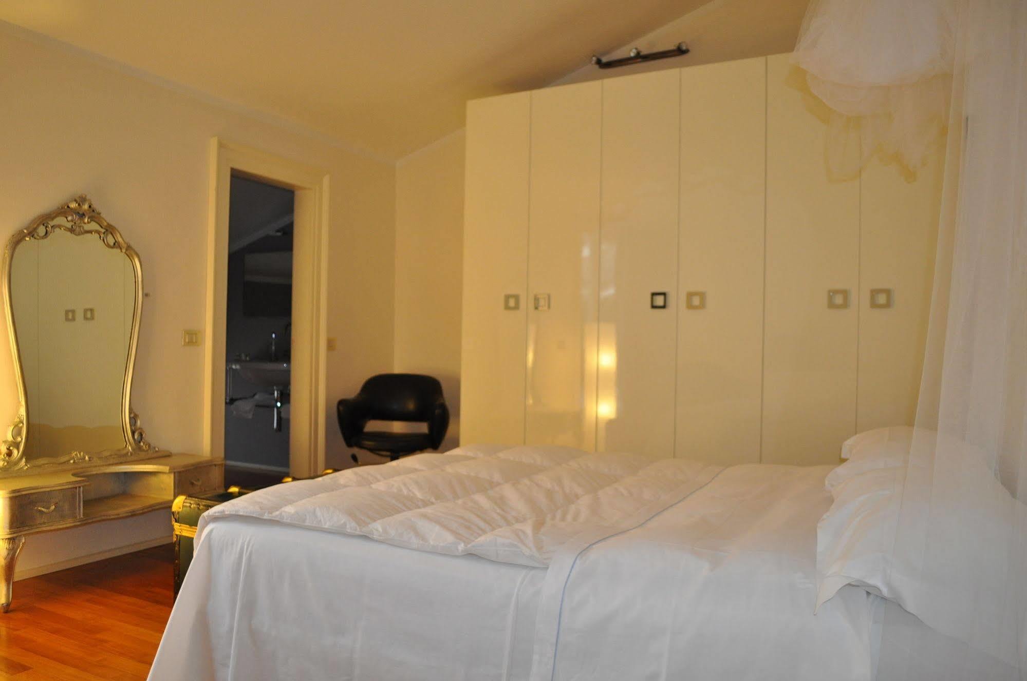 מאנטובה Domus Nova Residenza Il B&B מראה חיצוני תמונה